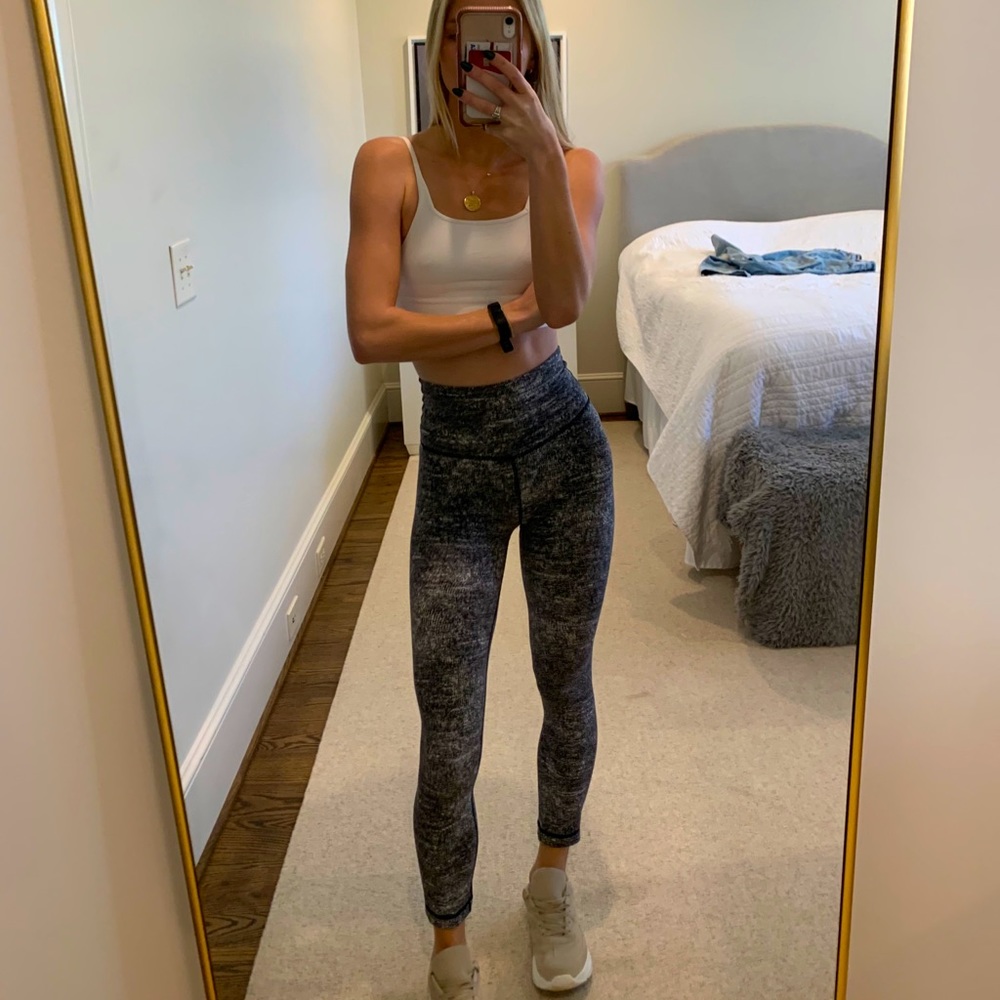 Lulu lemon black and white cropped leggings